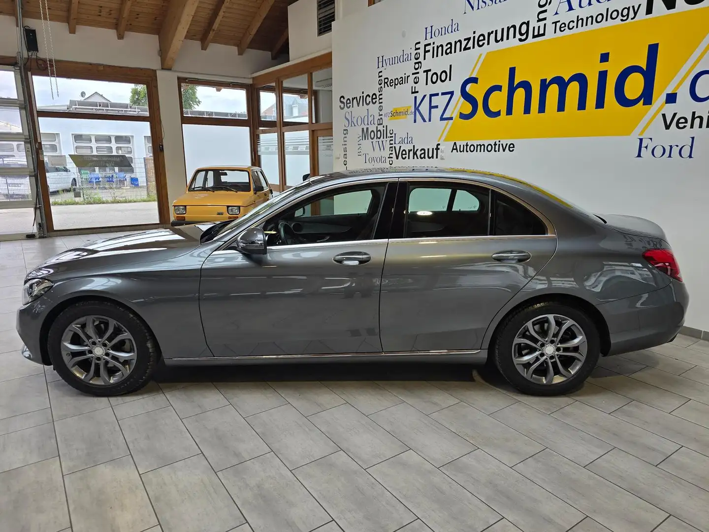 Mercedes-Benz C 180 CGI *  Avantgarde * Business * Navi * Gris - 2