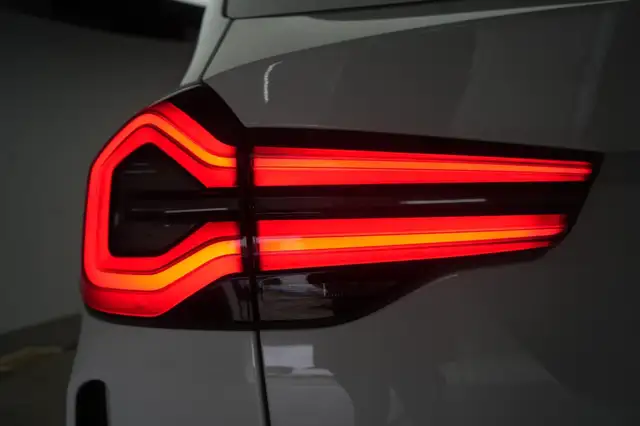 BMW X3 view 11