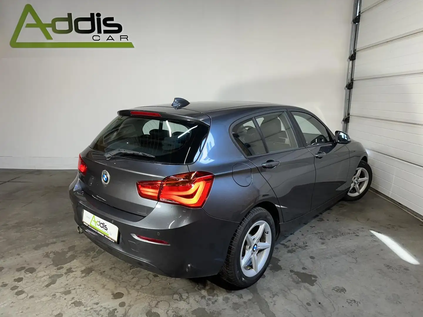 BMW 116 D 116 CV BUSINESS GPS BLUETOOTH Grijs - 2