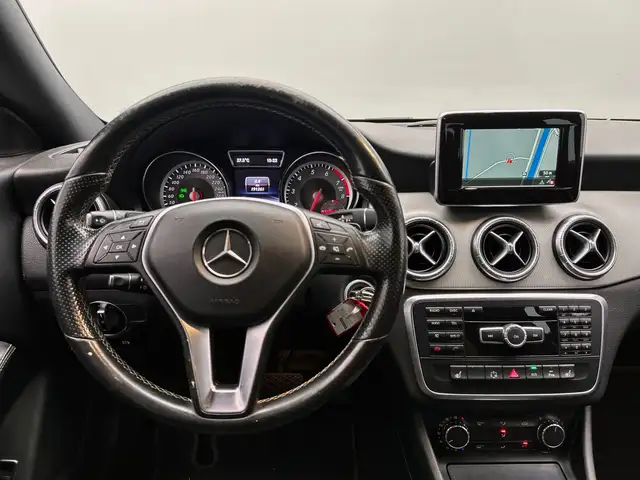 Mercedes-Benz CLA view 12