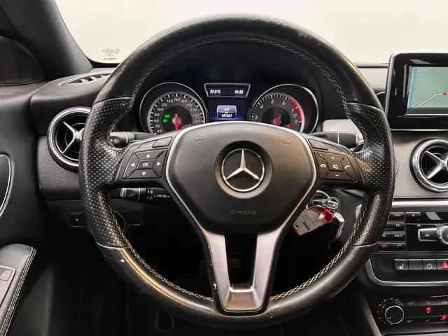 Mercedes-Benz CLA view 13