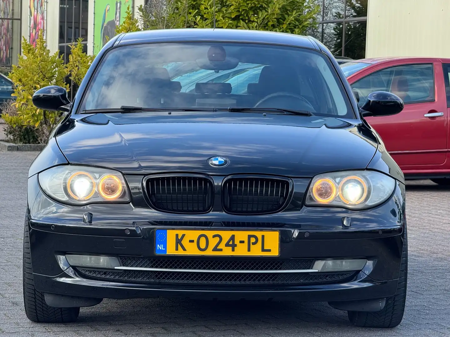 BMW 118 1-serie 118i High Executive | Xenon | 18 inch | Pa Schwarz - 2