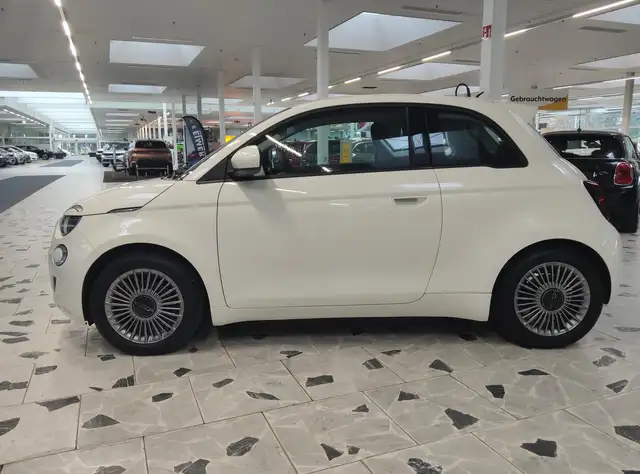 Fiat 500E view 4