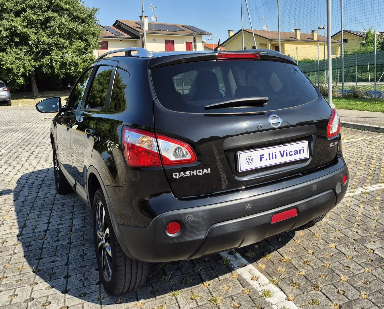 Nissan Qashqai Qashqai I 2007 2.0 dci Tekna 4x4 dpf FL Zwart - 2