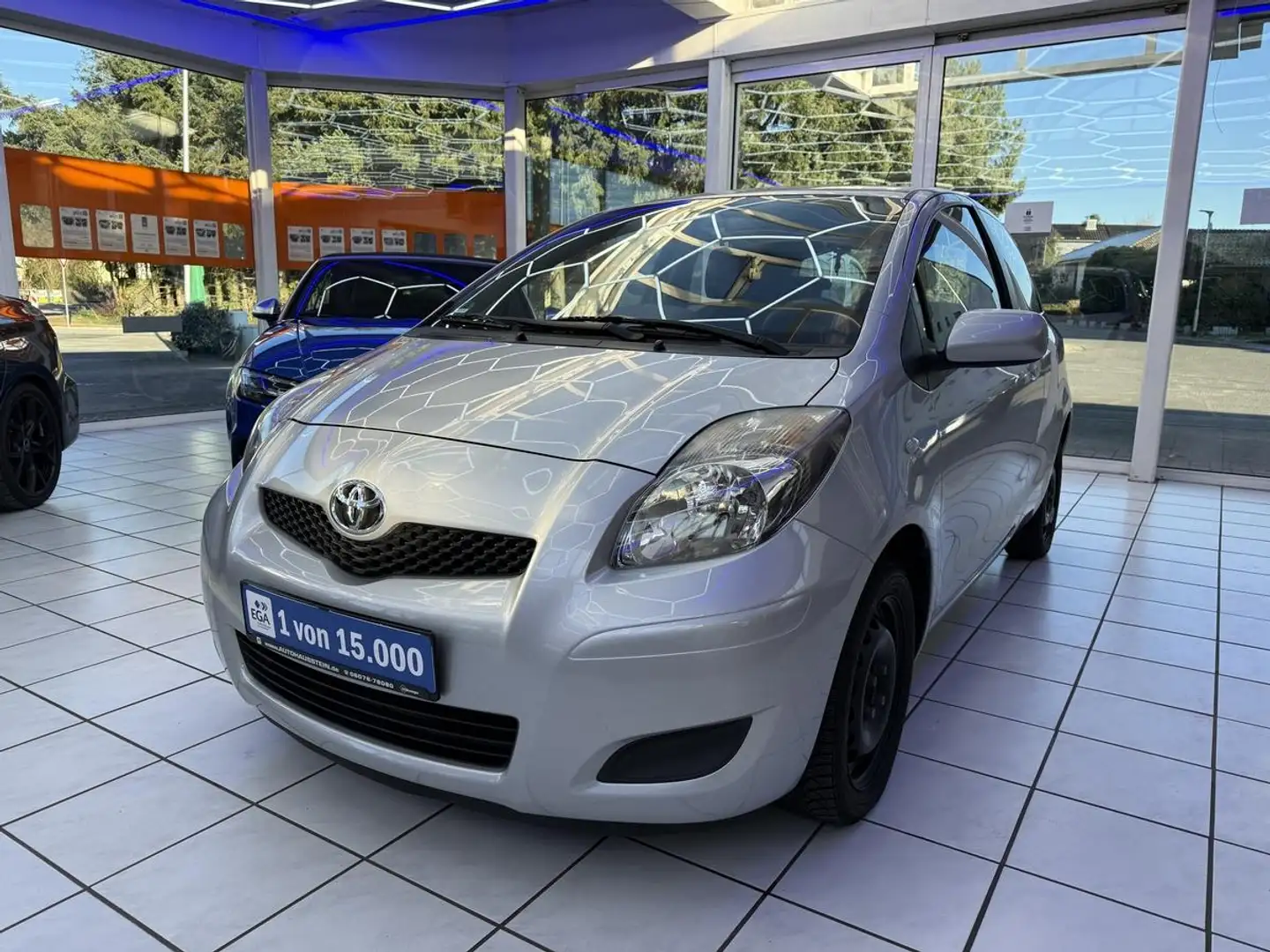 Toyota Yaris 1.0 VVTi Cool Edition - 1