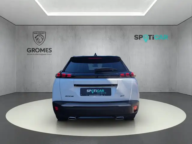 Peugeot 2008 view 4