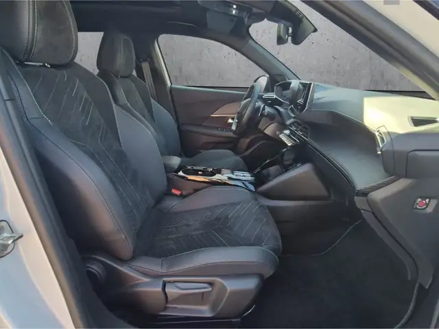 Peugeot 2008 view 13