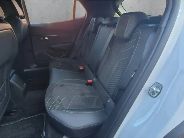 Peugeot 2008 view 8