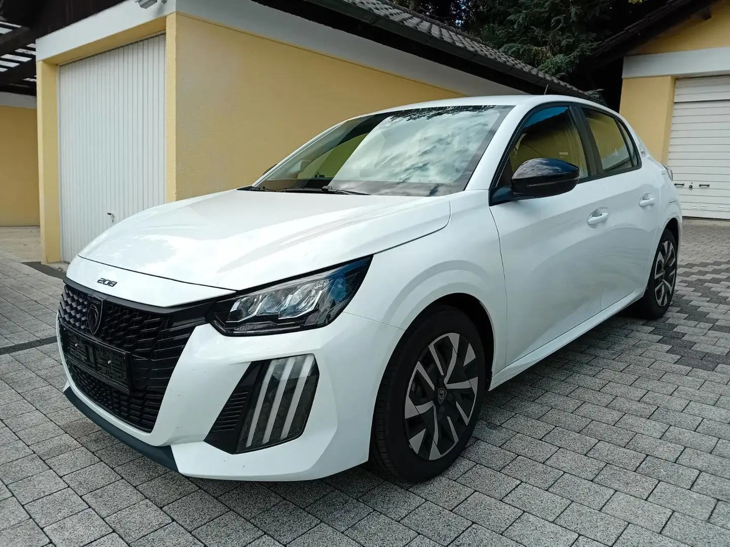Peugeot 208 1.2 Puretech 100 Style-SHZ-PDC-Temp.-LED Blanc - 1