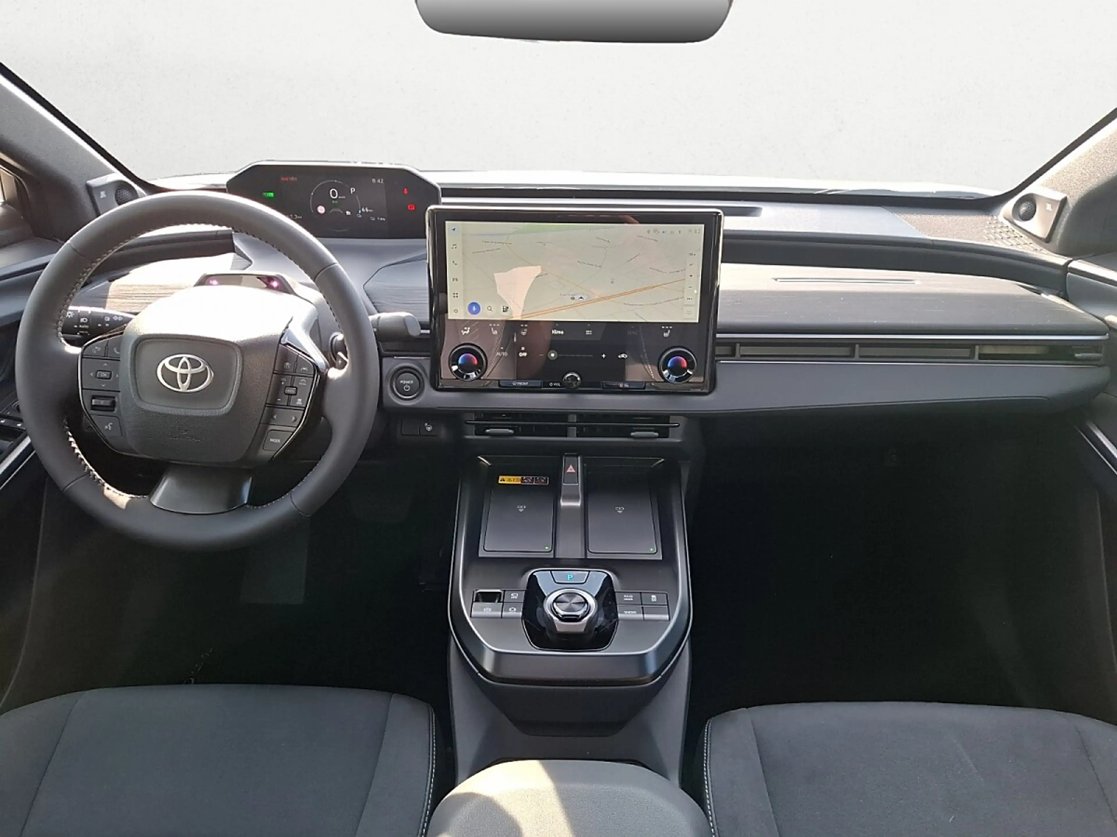 Toyota C-HR+ Elektro 77kWh AWD Lounge mit Sky & Sound Paket — photo 3