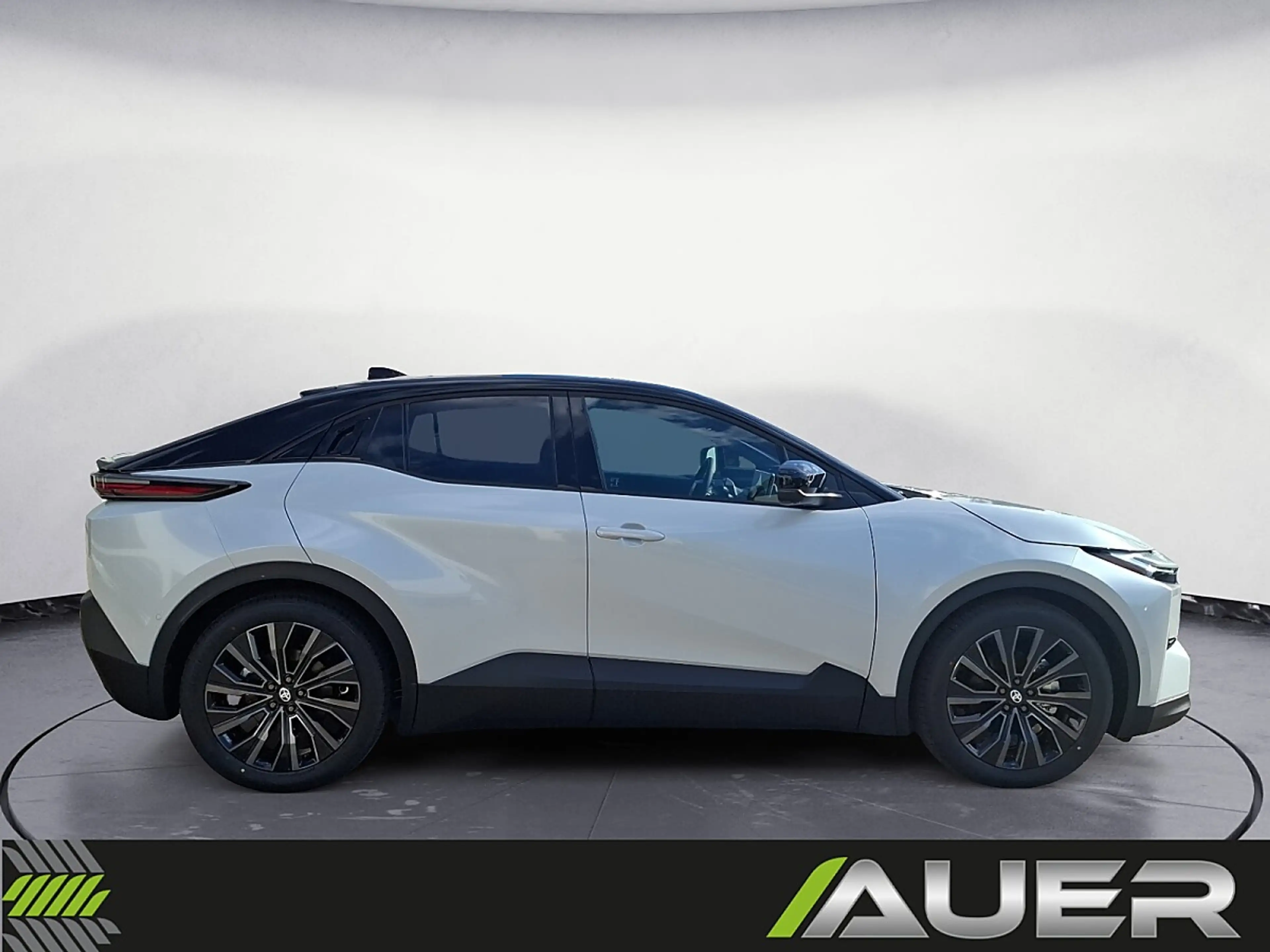 Toyota C-HR+ Elektro 77kWh AWD Lounge mit Sky & Sound Paket — photo 8