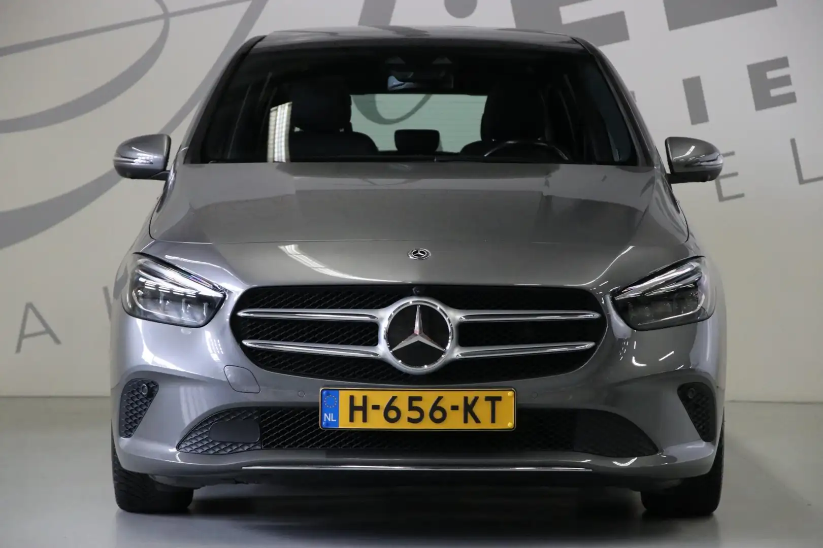 Mercedes-Benz B 250 Panoramaschuifdak/360 graden camera/ Massage stoel Grijs - 2