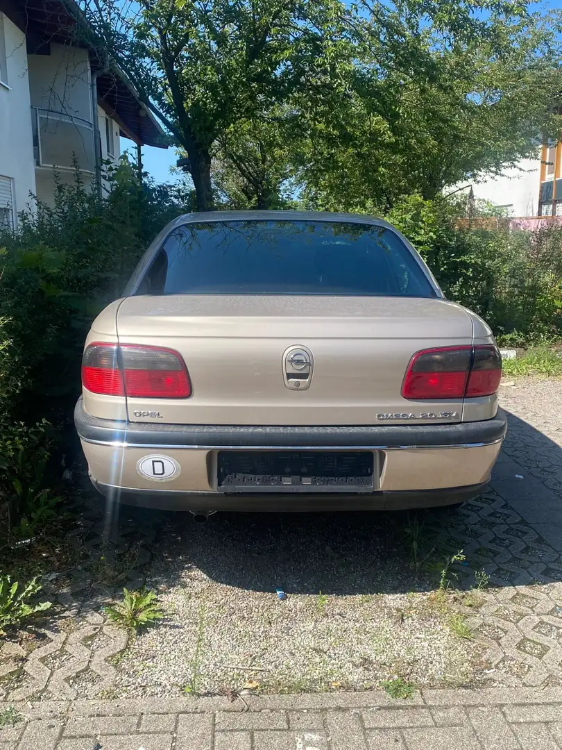 Opel Omega 2.0 16V Sport - 1
