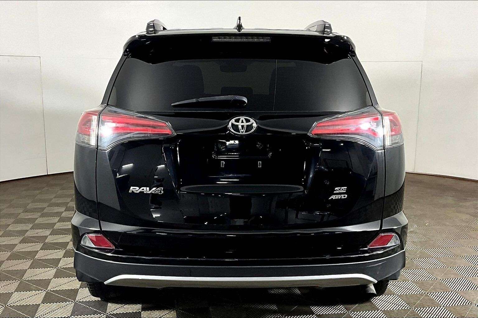 2018 Toyota RAV4 AWD SE — снимка 1