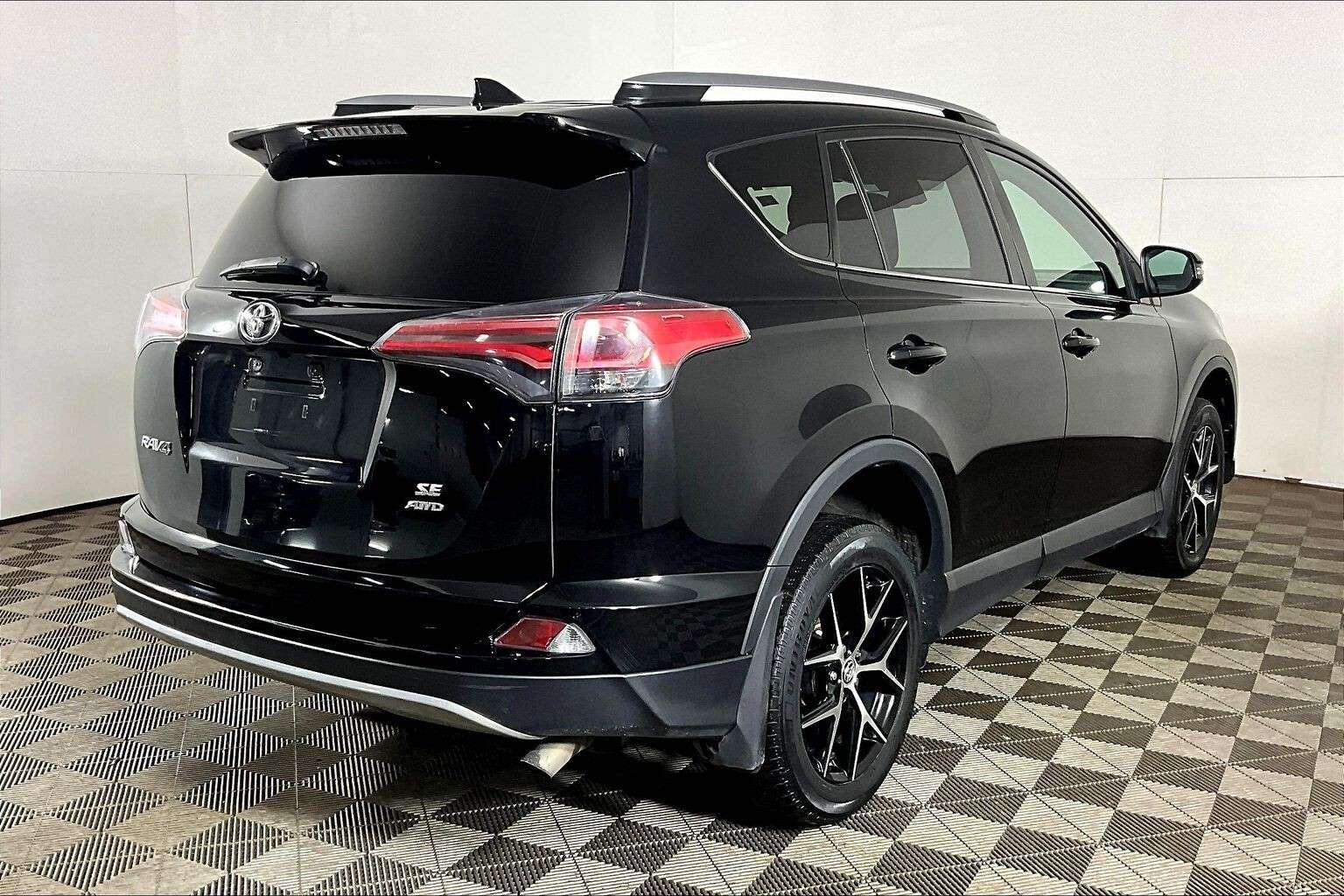 2018 Toyota RAV4 AWD SE — снимка 1