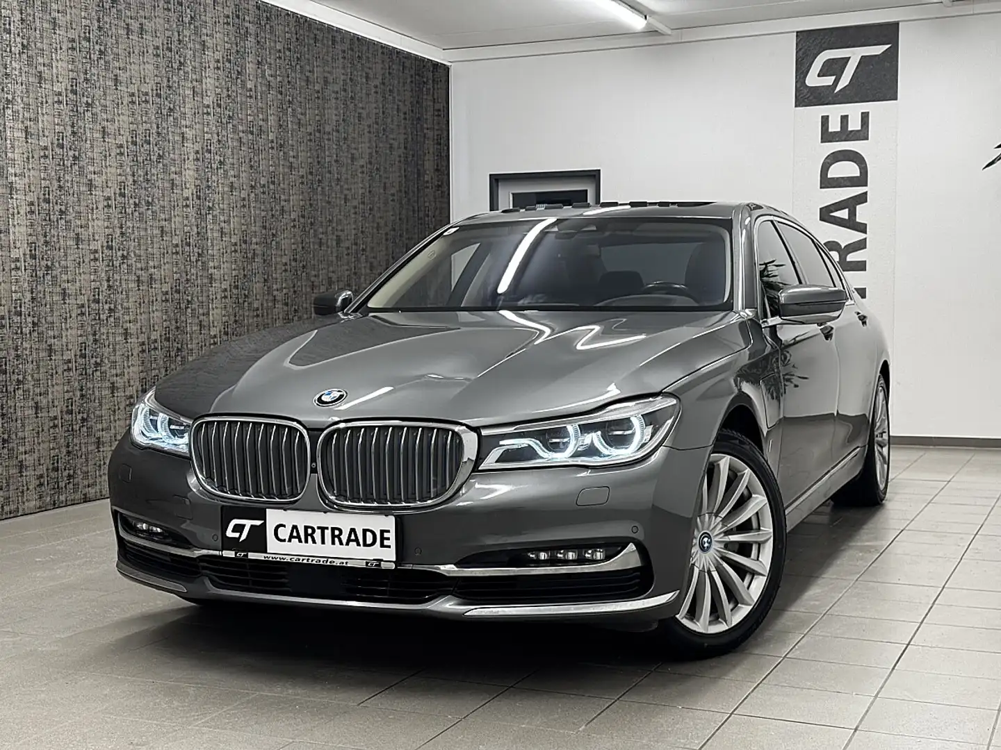 BMW 740 Le PHEV xDrive Aut. / LED/ VIRTUAL/ HEAD UP D./... Grau - 1