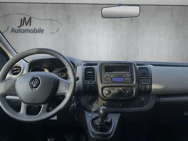 Renault Trafic view 9
