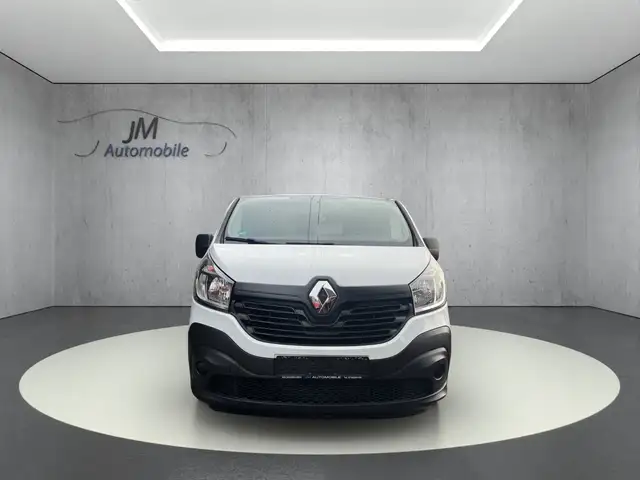 Renault Trafic view 2
