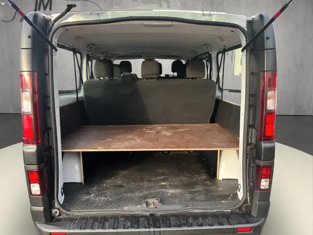 Renault Trafic view 15