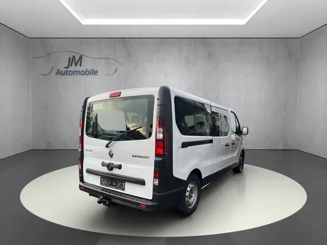 Renault Trafic view 6