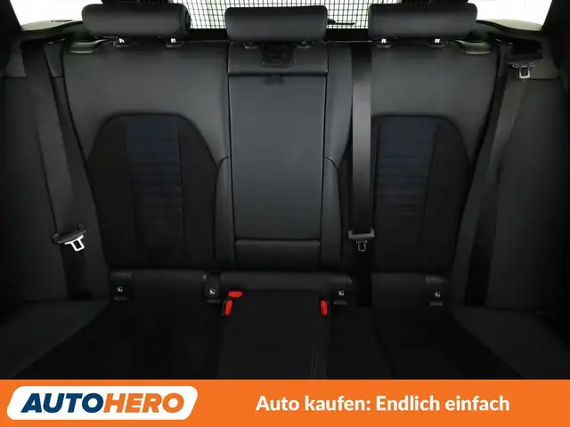 BMW 3 Series view 15