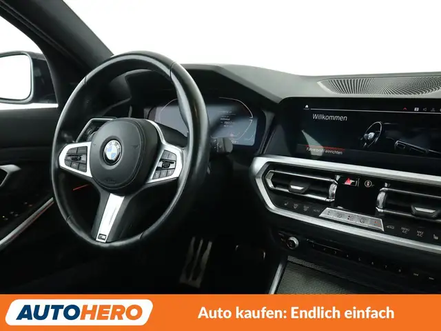 BMW 3 Series view 13