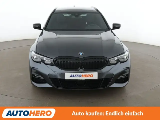 BMW 3 Series view 9