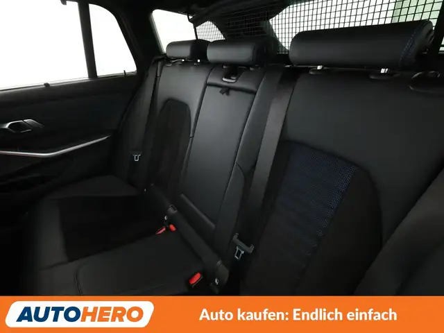 BMW 3 Series view 14