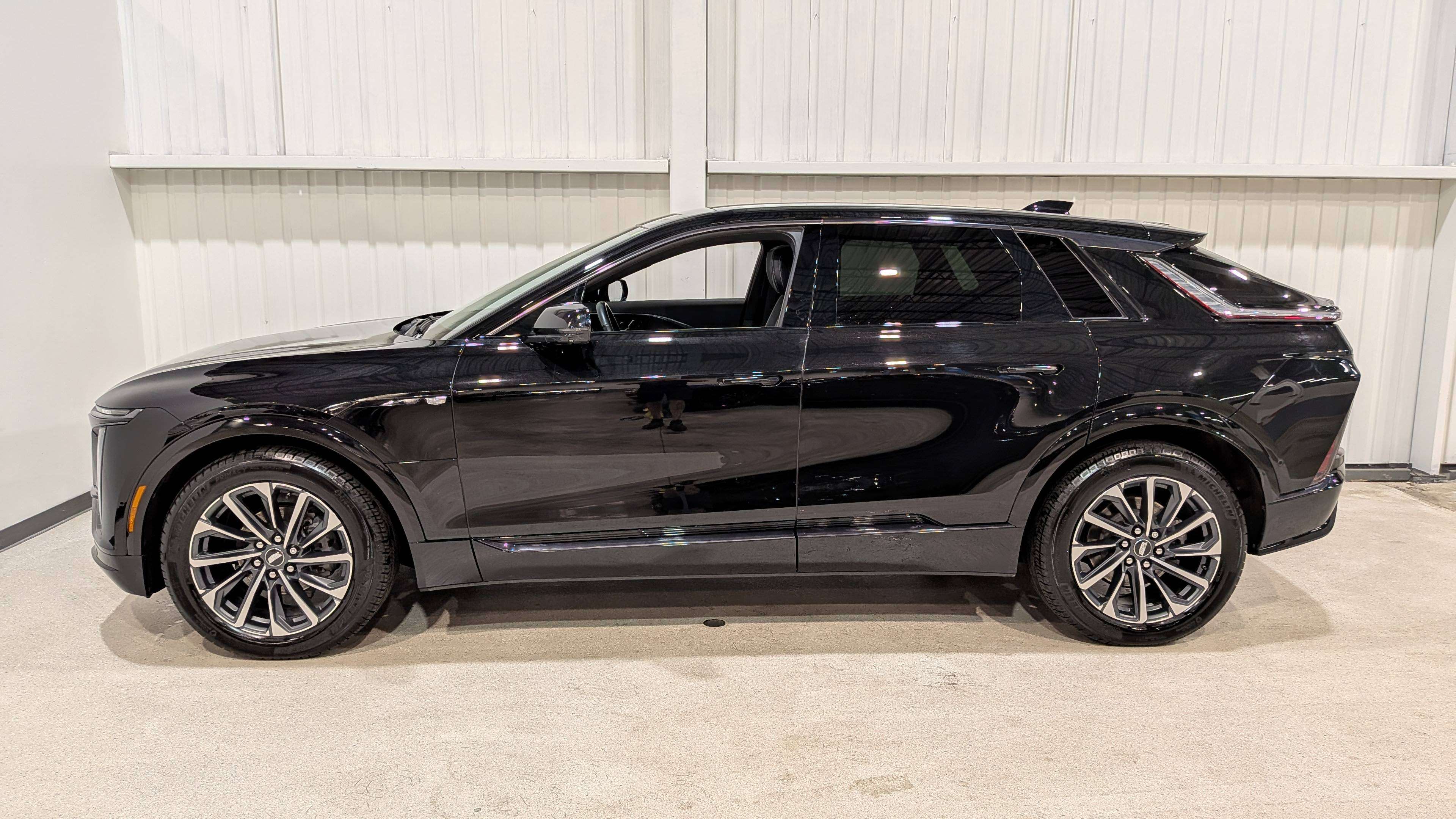 2024 Cadillac Lyriq Sport, Caméra 360, Carplay, Volant chauffant — снимка 1