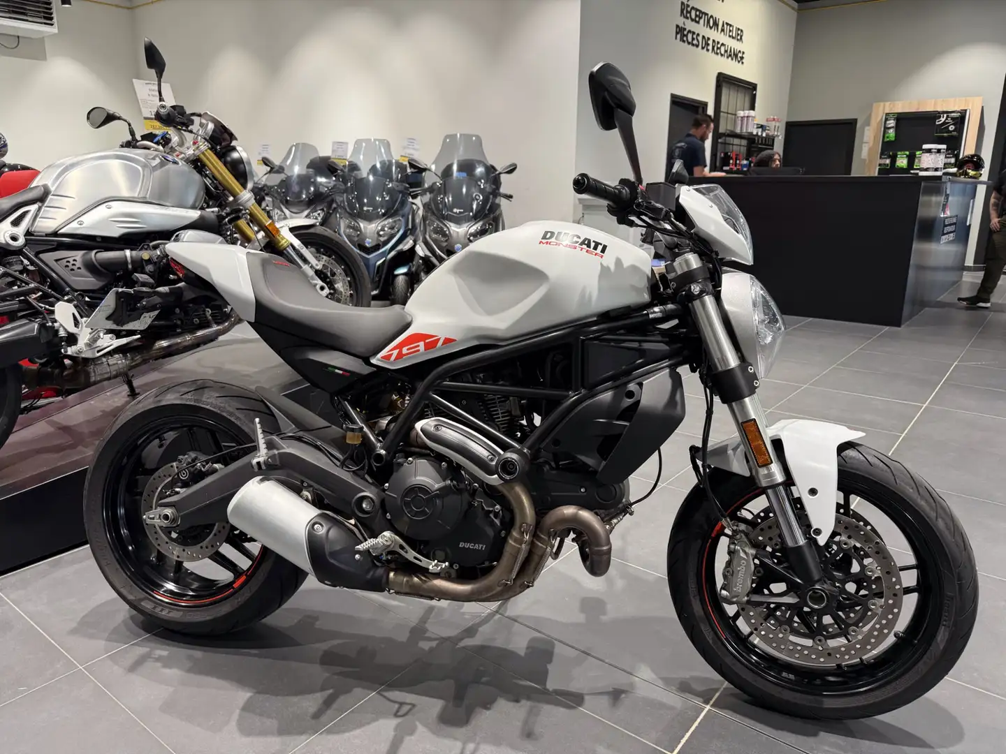 Ducati Blanc - 2