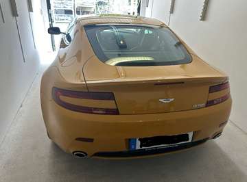 V8 Vantage
