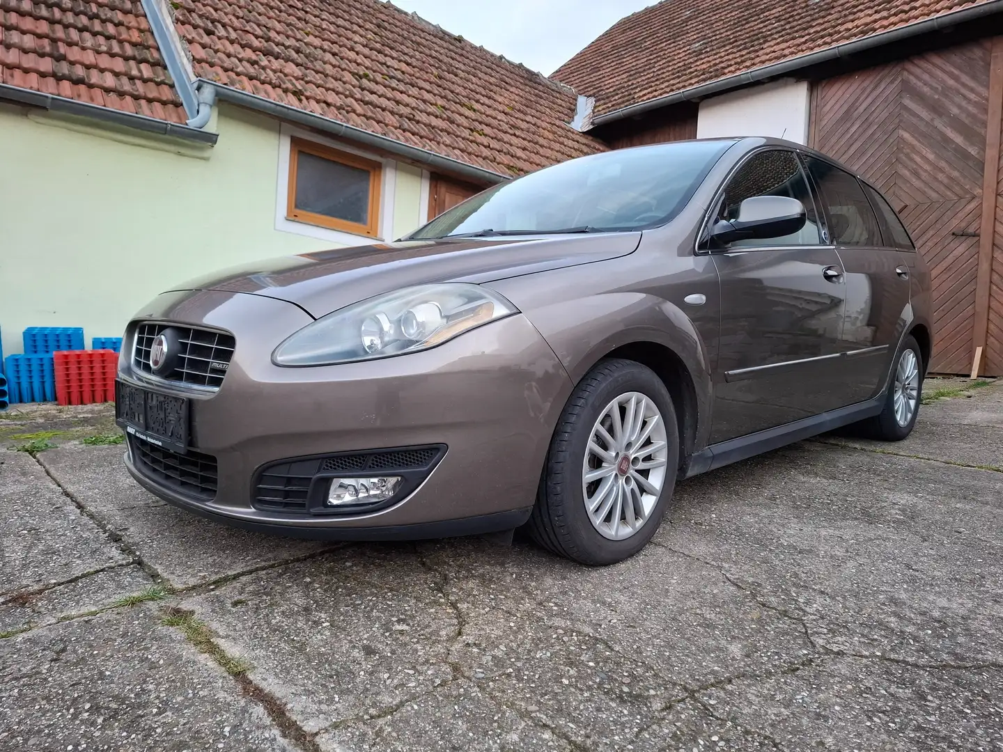 Fiat Croma 1,9 JTD Multijet Dynamic Pure O² Grau - 1