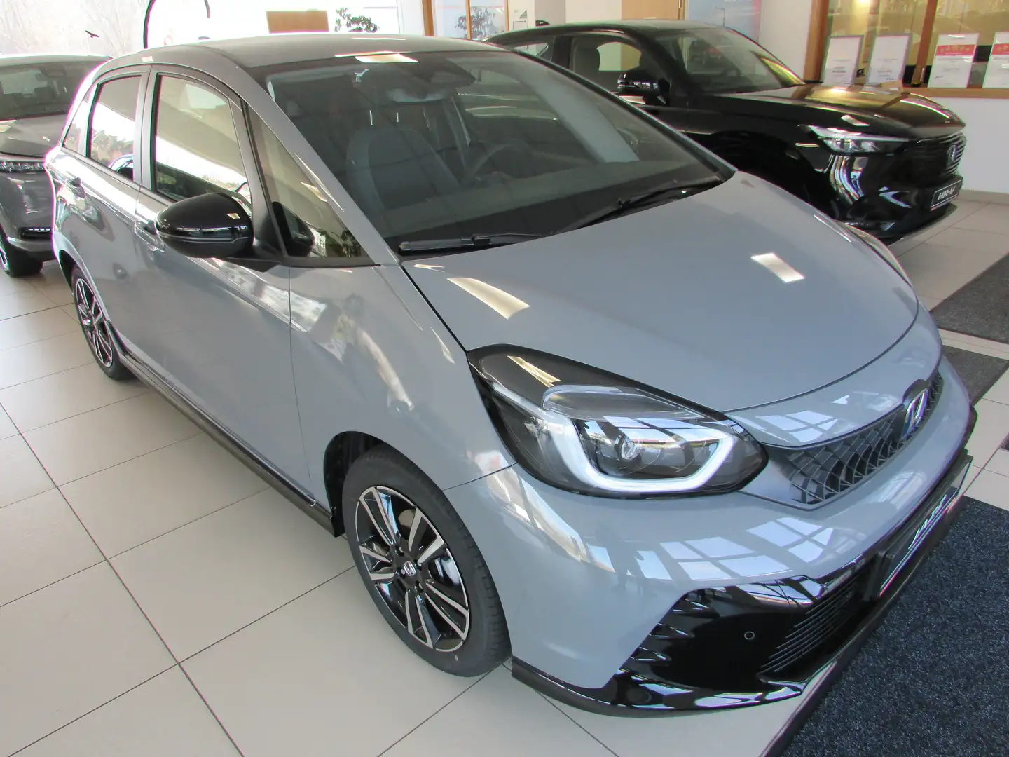 Honda Jazz 1.5 i-MMD Hybrid Advance Sport, Kamera, NAVI, LED Gris - 2