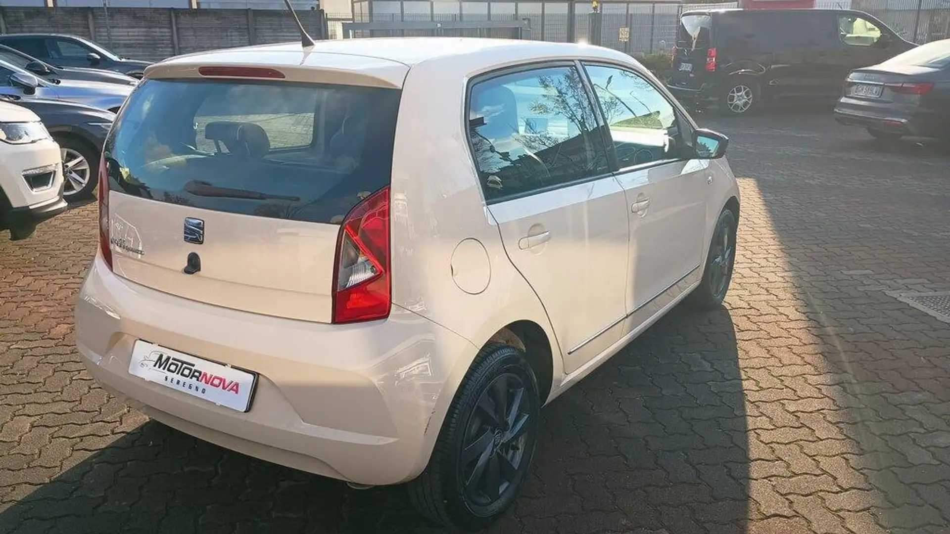 SEAT Mii Mii 5p 1.0 by Mango Beige Glamour 60cv Beige - 2