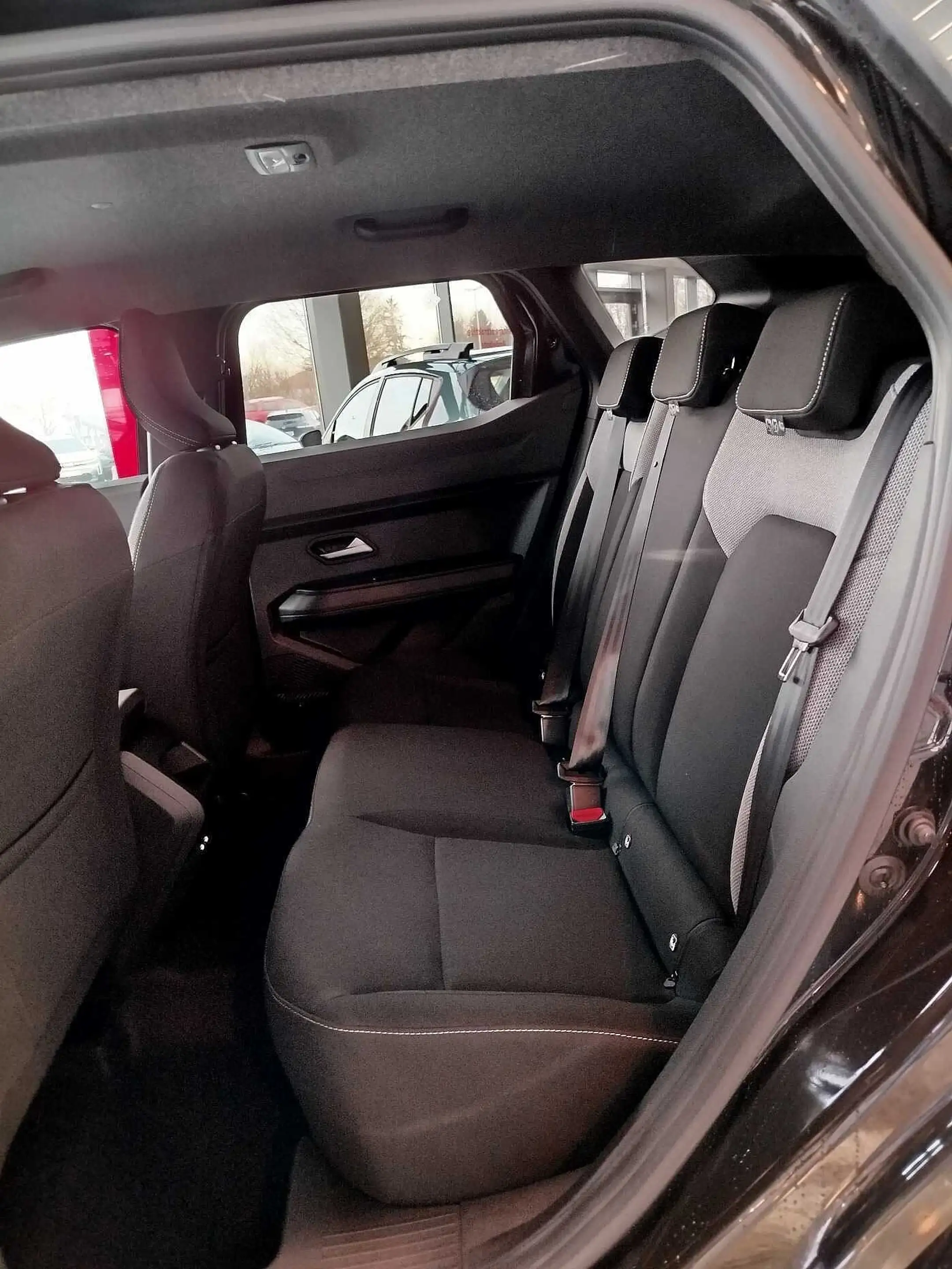 Dacia Duster Journey mild Hybrid 140 AHK/Winter+Paket — photo 11