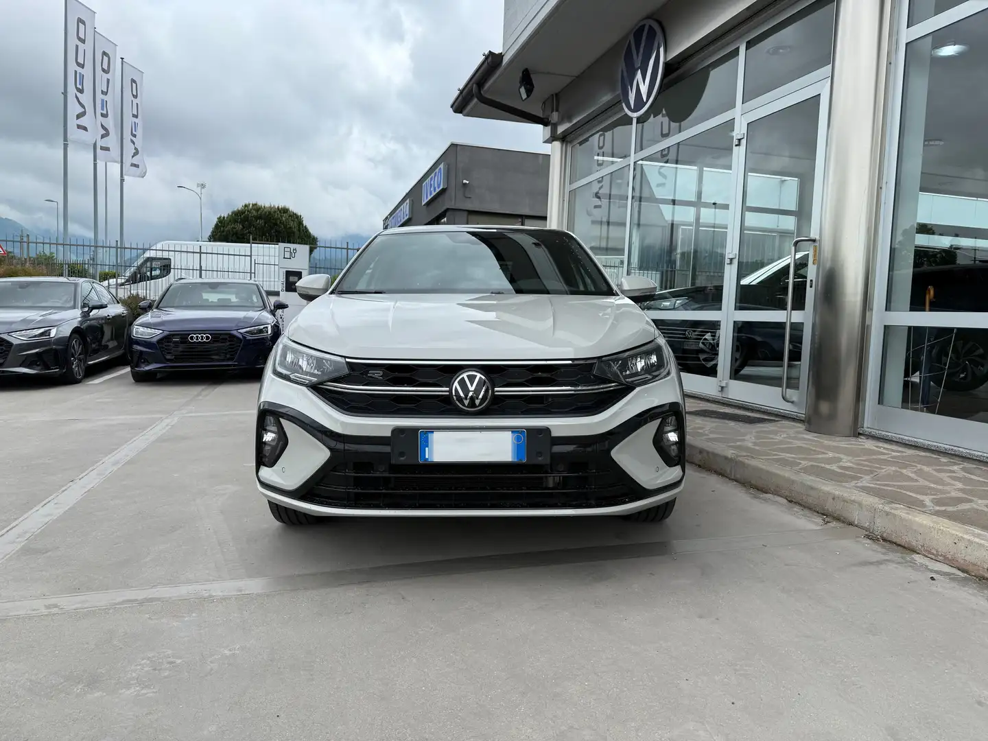 Volkswagen Taigo Taigo 1.5 tsi R-Line 150cv dsg Gris - 2