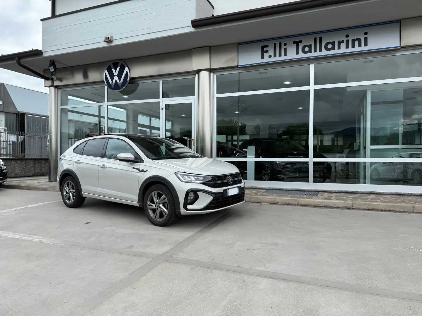 Volkswagen Taigo Taigo 1.5 tsi R-Line 150cv dsg Gris - 1