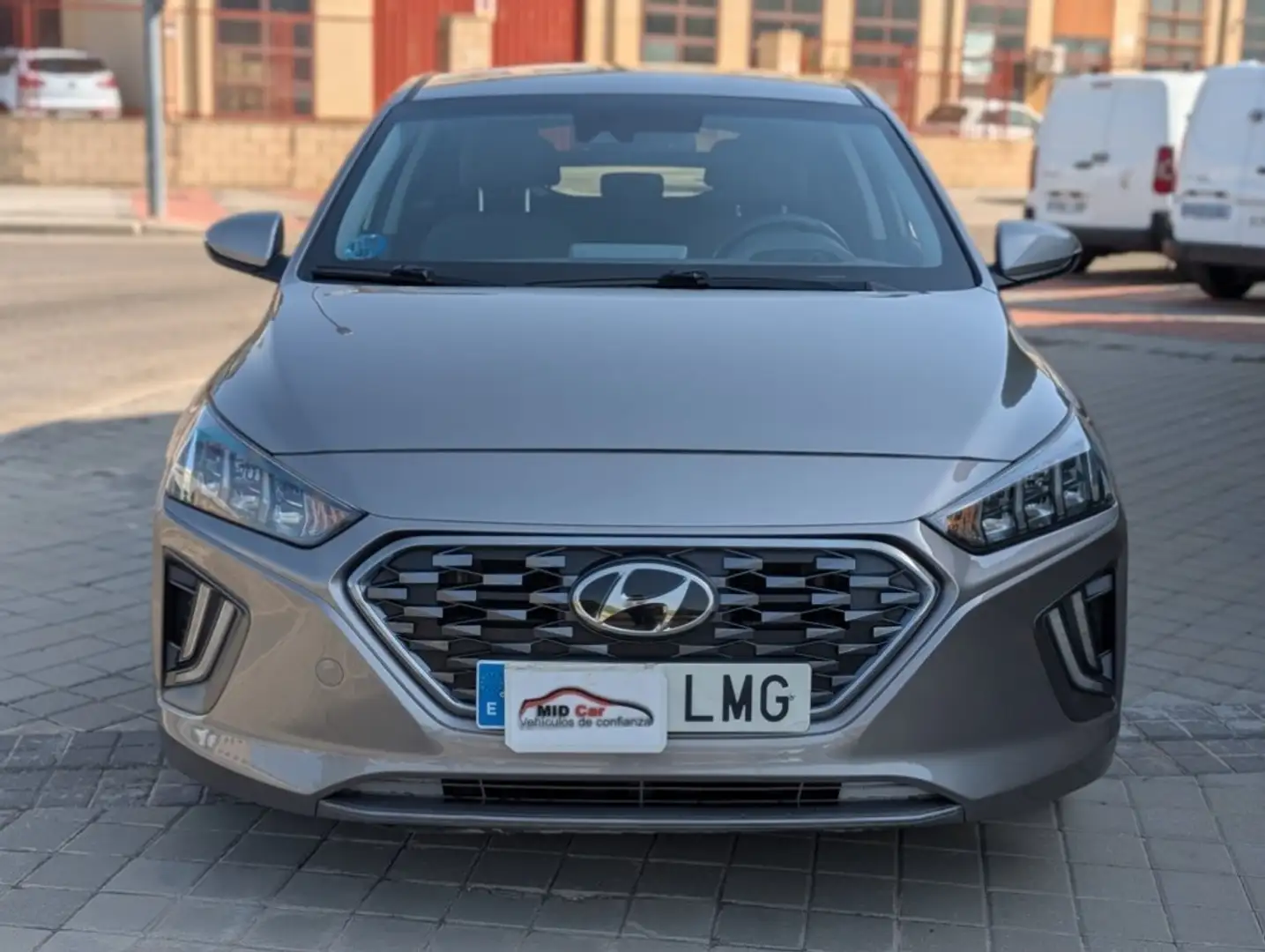 Hyundai IONIQ HEV 1.6 GDI Tecno Gris - 1