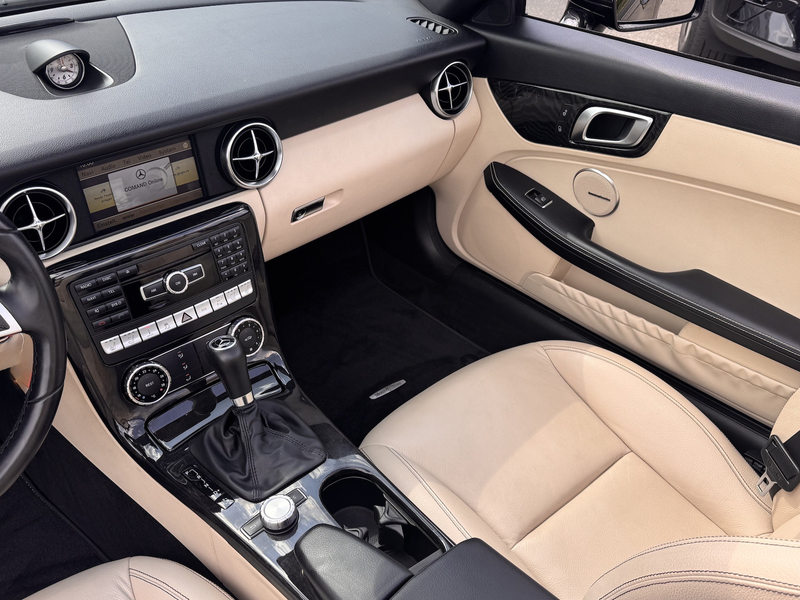 Mercedes-Benz SLK 250 Edition1*AMG-Styling*Leder*Airscarf*Pano — photo 11