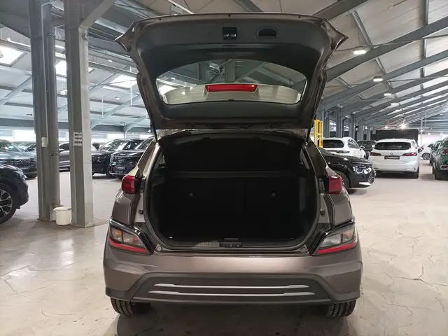 Hyundai Kona view 6