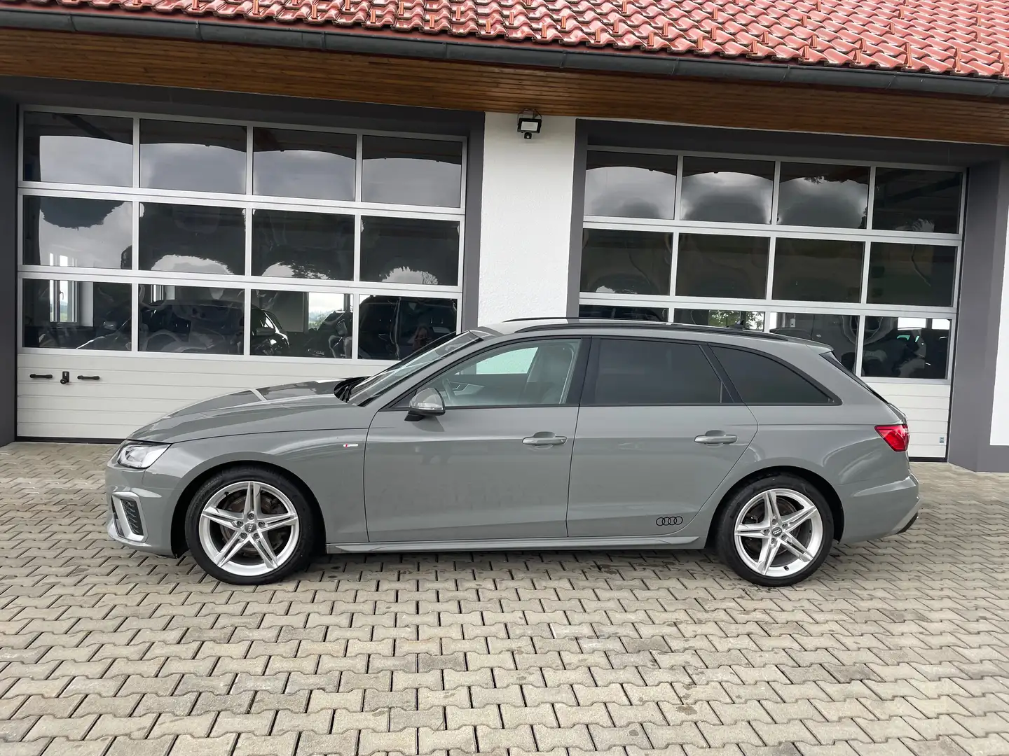 Audi A4 Avant 35 TDI S-tronic S-line *LED*PDC*NAVI*SITZHZ* Grau - 2