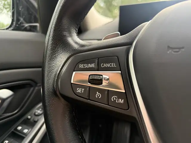 BMW 3 Series view 15