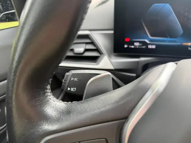 BMW 3 Series view 18