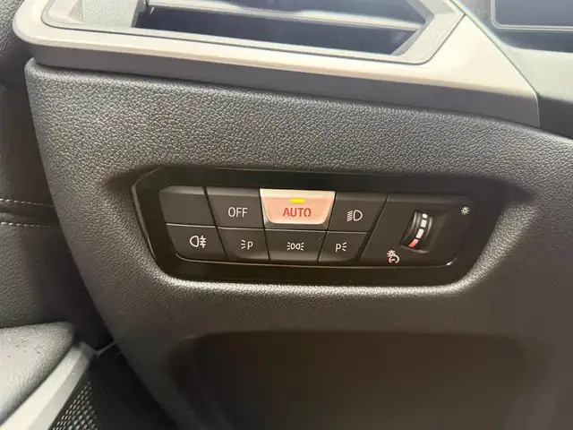 BMW 3 Series view 20