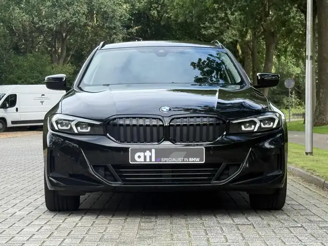 BMW 3 Series view 7