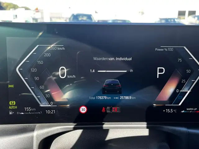 BMW 3 Series view 14