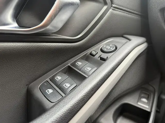 BMW 3 Series view 22