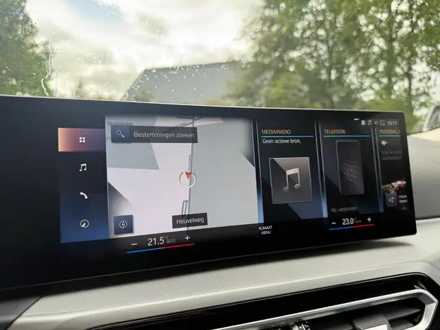 BMW 3 Series view 30