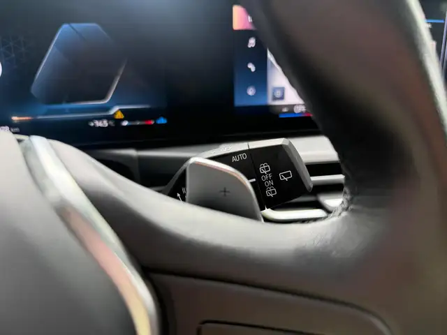 BMW 3 Series view 17