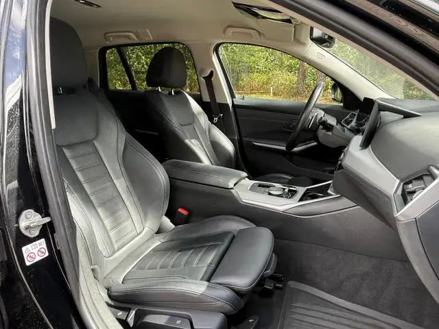 BMW 3 Series view 12